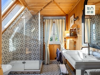 Badezimmer in der oberen Etage
