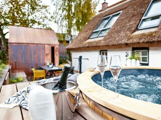 Hot Tub und Sauna im Herbst