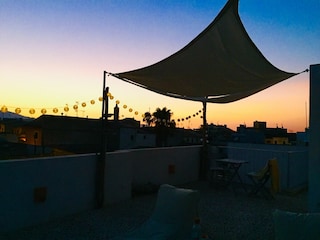 Abend auf der Dachterrasse.