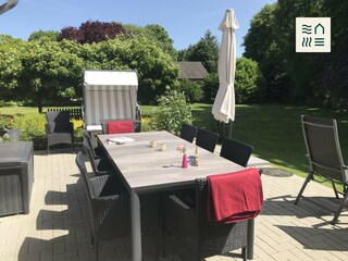 Terrasse mit Garten