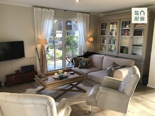 gemütlich mit vielen Büchern