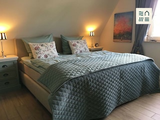 Schlafzimmer 1