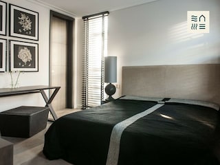 Schlafzimmer 1