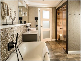 Badezimmer mit Sauna