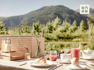 Frühstück im privaten Garten