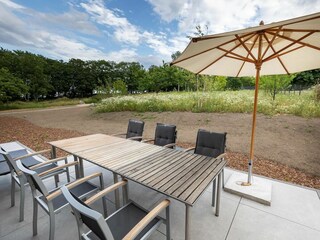 Blick von der Terrasse auf das 8000m2 Grundstück