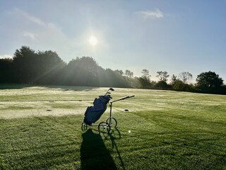 27 Loch Golfplatz vor der Tür