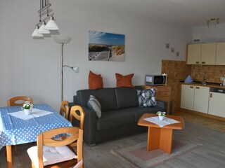 Wohnzimmer mit Blick zur Küche