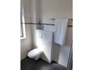geräumiges Bad 1. OG - WC, Dusche