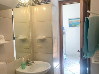 Bathroom with view to the bedroom