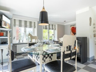 Esstisch Blick  Richtung Sofa & Westfester