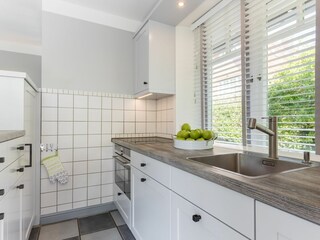 Küche mit Fenster nach Osten / Morgensonne