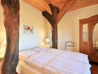 Schlafzimmer mit Doppelbett
