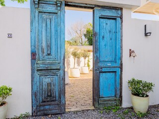 Das Tor/ der Eingang der Villa Camina