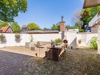 Der Vorgarten der Villa Camina