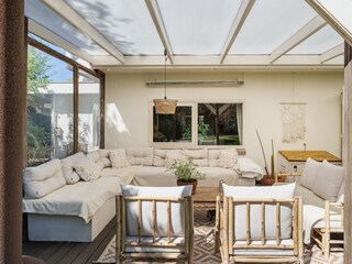 Die überdachte Lounge-Ecke