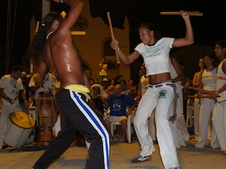 Capoeira am Dorfplatz.