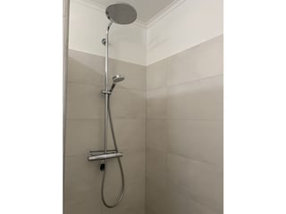 Die Dusche, bodentief