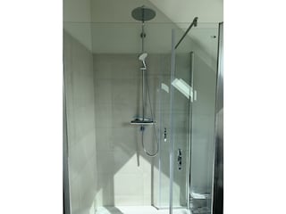 Die Dusche im OG.