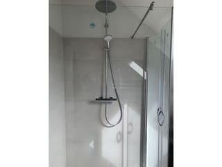 Die Dusche im 1. Stock.