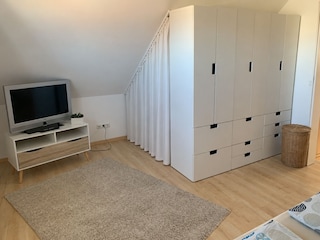 Viel Stauraum im Schlafzimmer OG.
