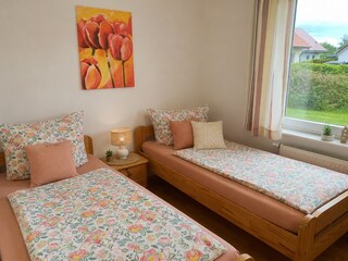 Das zweite Schlafzimmer im EG.