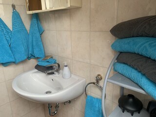 Duschbad im 1. Stock.