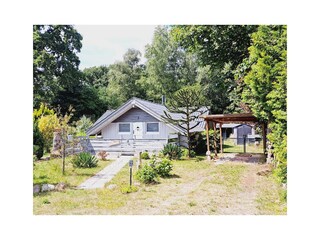 Hausansicht mit Carport