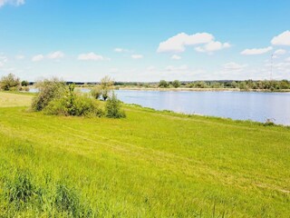 Rundgang um den Gartower See direkt am Ufer