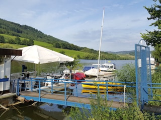 Einen Wein genießen auf dem Pöntchen in Zell Merl