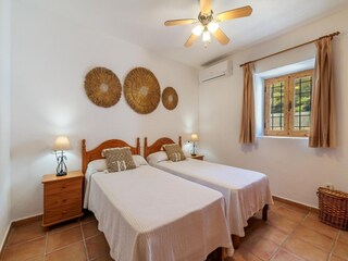 Villa Santa Eulalia del Río Caratteristiche 34