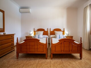 Villa Puig d'en Valls Features 20