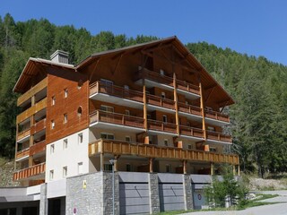 Apartment Uvernet-Fours Außenaufnahme 3