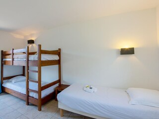 Apartment Saint-Nic Features 12