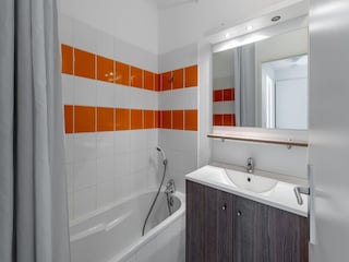 Apartment Parentis Features 16