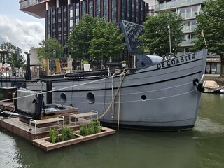 Floating jacuzzi