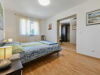 Ein gemütliches Schlafzimmer.