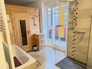 Badezimmer EG
