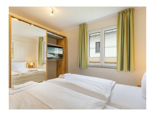 Schlafzimmer mit TV