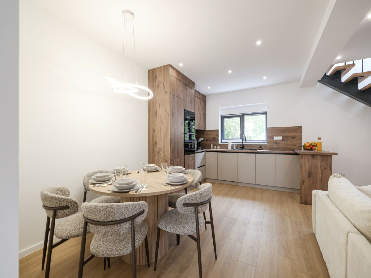 Elegante Villa mit Whirlpool in Sukošan
