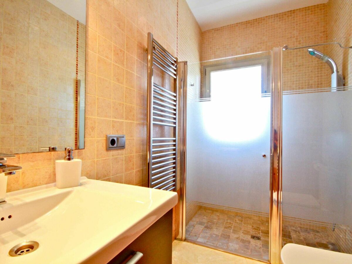 Ferienhaus am Strand! Eine moderne Villa in 1.Linie | ID44068, Colonia