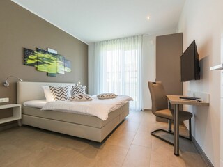 Schlafzimmer 1