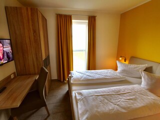 2. Schlafzimmer