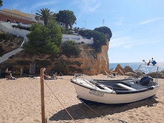 Praia do Carvoeiro, 500 m zu Fuß
