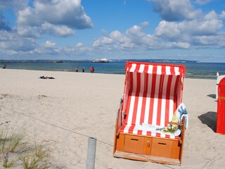 eigener Strandkorb am Strand (Mai-Sep, unter Vorbehalt)