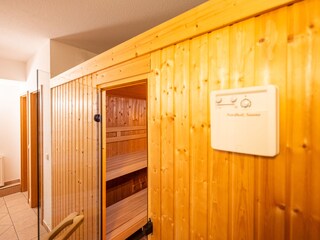 Sauna und Ruheraum im Kellergeschoss (Münzer)