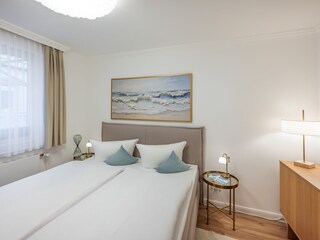 Schlafraum mit Doppelbett 180x200 und Verdunklung