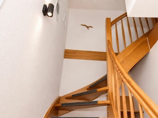 Flur mit Treppe ins OG