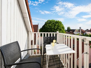 Balkon mit Gartenmöbeln