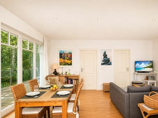 Wohnzimmer mit Blick auf Wohnbereich